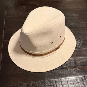 NWT Men’s Classic Biltmore Cream Fedora Hat